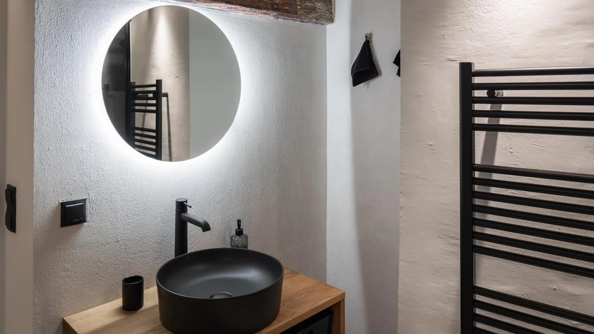 Luxury Design Apartments In City Center Graz 0*,  Østrig