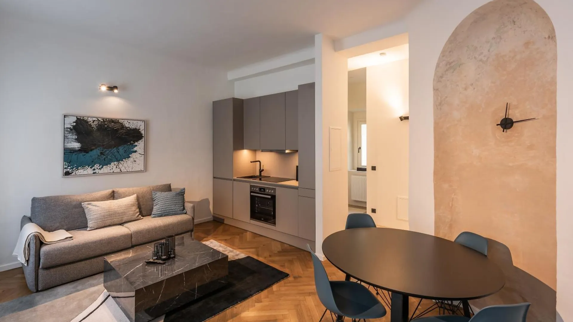 Luxury Design Apartments In City Center Graz 0*,  Østrig
