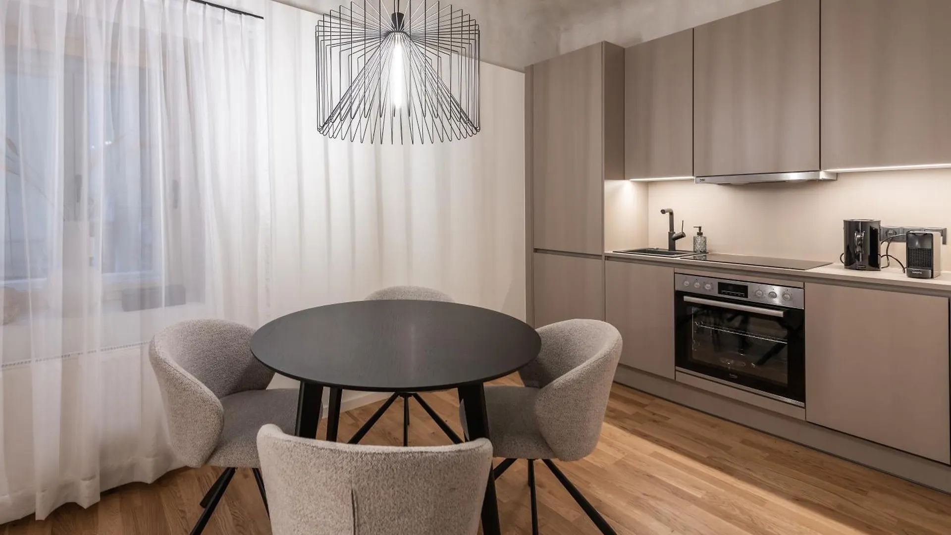 Luxury Design Apartments In City Center Graz 0*,  Østrig