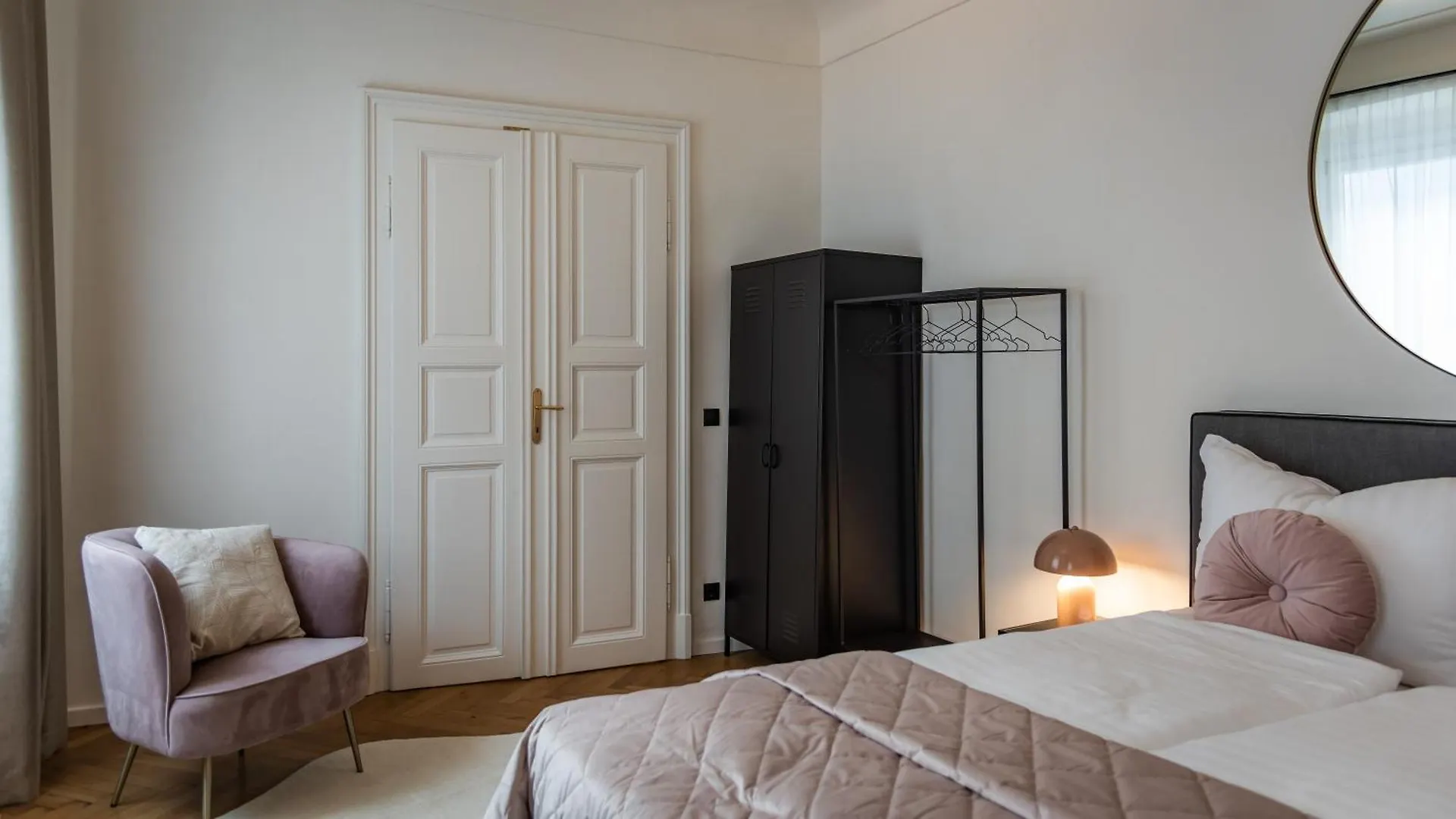 Luxury Design Apartments In City Center Graz 0*,